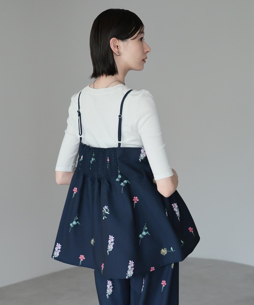 amini(アミニ)の「【2025 AW】花柄プリントビスチェ(キャミソール・レディース・ベージュ/ネイビー/ブラック・MEDIUM)」の8枚目の写真