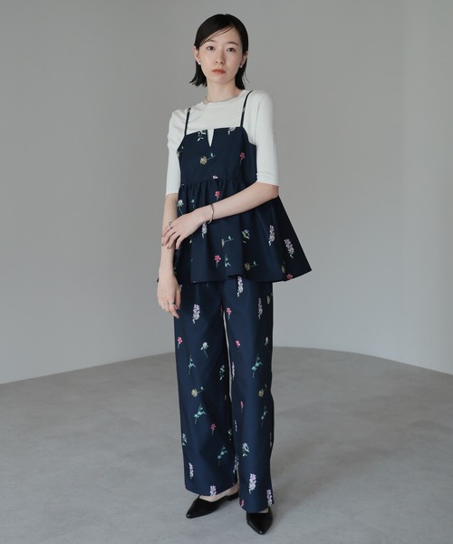 amini(アミニ)の「【2025 AW】花柄プリントビスチェ(キャミソール・レディース・ベージュ/ネイビー/ブラック・MEDIUM)」の15枚目の写真