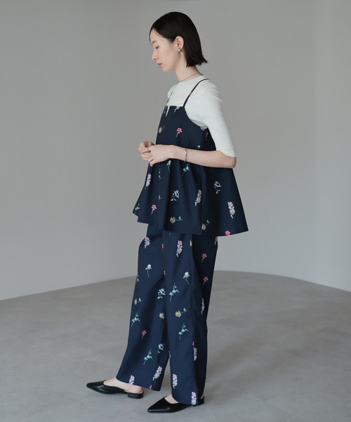 amini(アミニ)の「【2025 AW】花柄プリントビスチェ(キャミソール・レディース・ベージュ/ネイビー/ブラック・MEDIUM)」の16枚目の写真