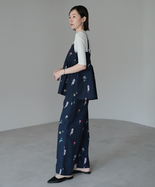 amini(アミニ)の「【2025 AW】花柄プリントビスチェ(キャミソール・レディース・ベージュ/ネイビー/ブラック・MEDIUM)」の17枚目の写真
