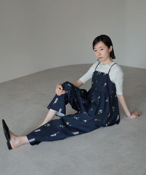 amini(アミニ)の「【2025 AW】花柄プリントビスチェ(キャミソール・レディース・ベージュ/ネイビー/ブラック・MEDIUM)」の21枚目の写真