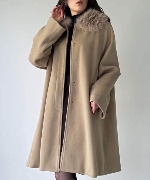 JUNOAH（ジュノア）の「【取り外し可能】フェイクファーカラーシャギーコート（ノーカラーコート・レディース・アイボリー/グレイッシュベージュ/ブラック・SMALL/MEDIUM/LARGE/X-LARGE）」の5枚目の写真