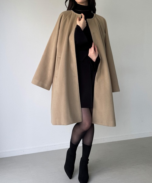 JUNOAH（ジュノア）の「【取り外し可能】フェイクファーカラーシャギーコート（ノーカラーコート・レディース・アイボリー/グレイッシュベージュ/ブラック・SMALL/MEDIUM/LARGE/X-LARGE）」の6枚目の写真