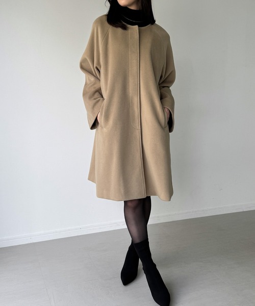 JUNOAH（ジュノア）の「【取り外し可能】フェイクファーカラーシャギーコート（ノーカラーコート・レディース・アイボリー/グレイッシュベージュ/ブラック・SMALL/MEDIUM/LARGE/X-LARGE）」の8枚目の写真