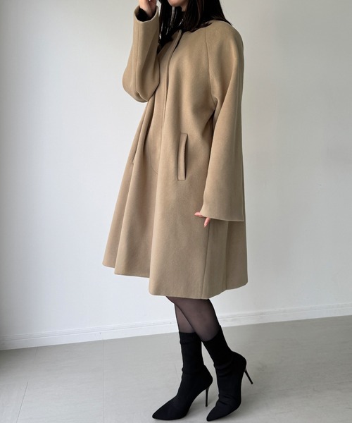 JUNOAH（ジュノア）の「【取り外し可能】フェイクファーカラーシャギーコート（ノーカラーコート・レディース・アイボリー/グレイッシュベージュ/ブラック・SMALL/MEDIUM/LARGE/X-LARGE）」の9枚目の写真