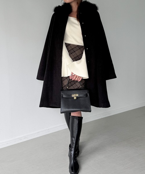 JUNOAH（ジュノア）の「【取り外し可能】フェイクファーカラーシャギーコート（ノーカラーコート・レディース・アイボリー/グレイッシュベージュ/ブラック・SMALL/MEDIUM/LARGE/X-LARGE）」の19枚目の写真