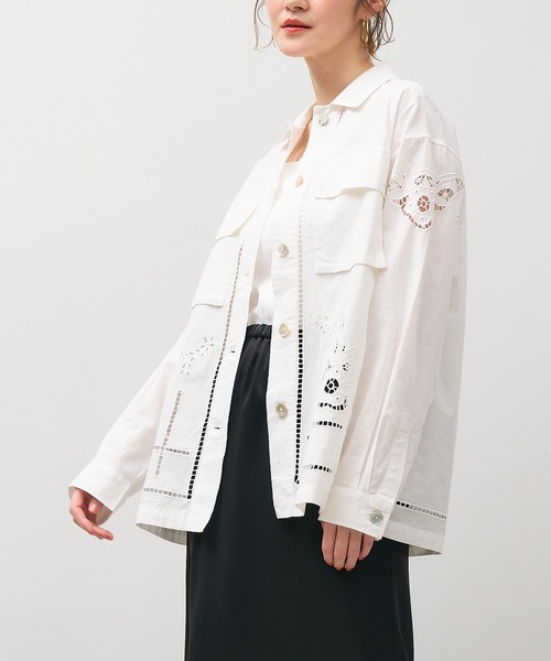 MICA&DEAL（マイカ＆ディール）の「インド刺繍ミリタリージャケット（シャツ/ブラウス・レディース・ブラック/オフホワイト/ブラウン・FREE）」の2枚目の写真