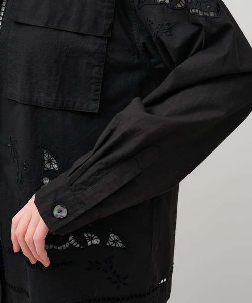 MICA&DEAL（マイカ＆ディール）の「インド刺繍ミリタリージャケット（シャツ/ブラウス・レディース・ブラック/オフホワイト/ブラウン・FREE）」の19枚目の写真