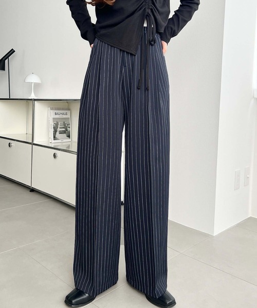 セール】センタープレスツータックセミワイドストライプパンツ