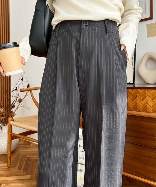 セール】センタープレスツータックセミワイドストライプパンツ