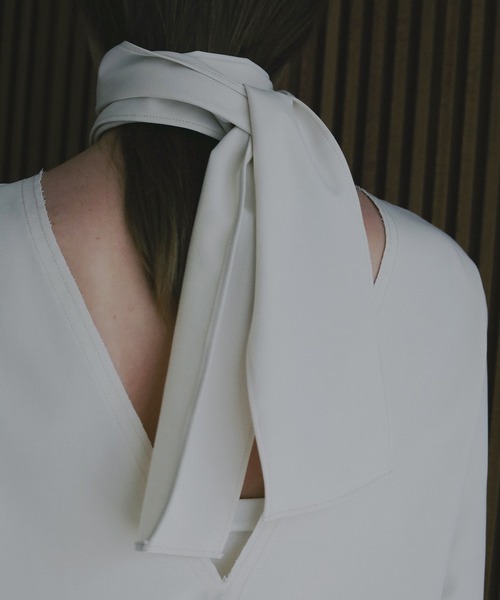 MANOF（マノフ）の「2WAY SCARF T BLOUSE（シャツ/ブラウス・レディース・チャコールグレー/アイボリー・S/M）」の19枚目の写真