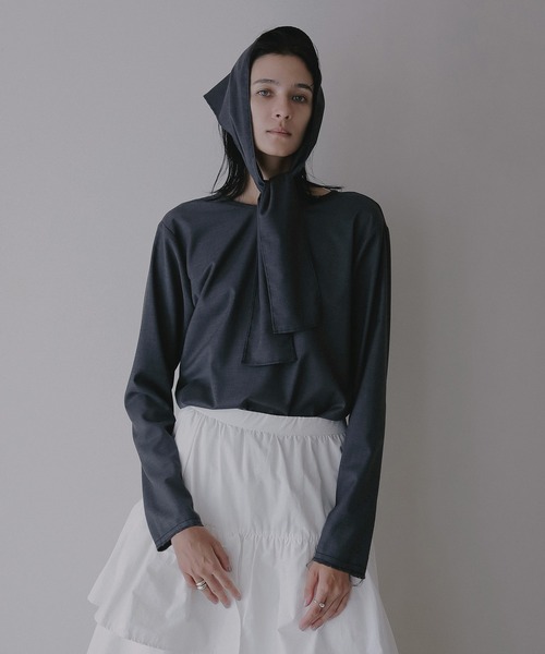 MANOF（マノフ）の「2WAY SCARF T BLOUSE（シャツ/ブラウス・レディース・チャコールグレー/アイボリー・S/M）」の5枚目の写真