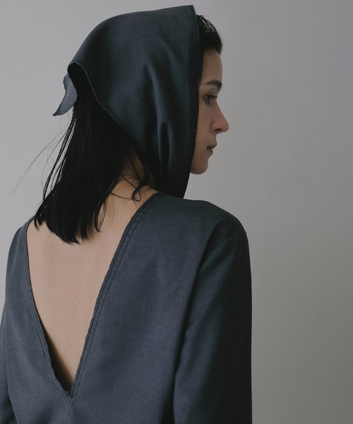 MANOF（マノフ）の「2WAY SCARF T BLOUSE（シャツ/ブラウス・レディース・チャコールグレー/アイボリー・S/M）」の8枚目の写真