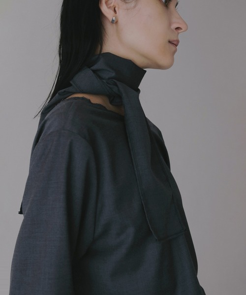 MANOF（マノフ）の「2WAY SCARF T BLOUSE（シャツ/ブラウス・レディース・チャコールグレー/アイボリー・S/M）」の11枚目の写真