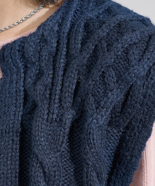 FREAK'S STORE（フリークスストア）の「リメイク風 リボン ケーブルショートベスト/ニットベスト（ベスト・レディース・ネイビー/ブラウン/オフホワイト・ﾌﾘ-）」の20枚目の写真