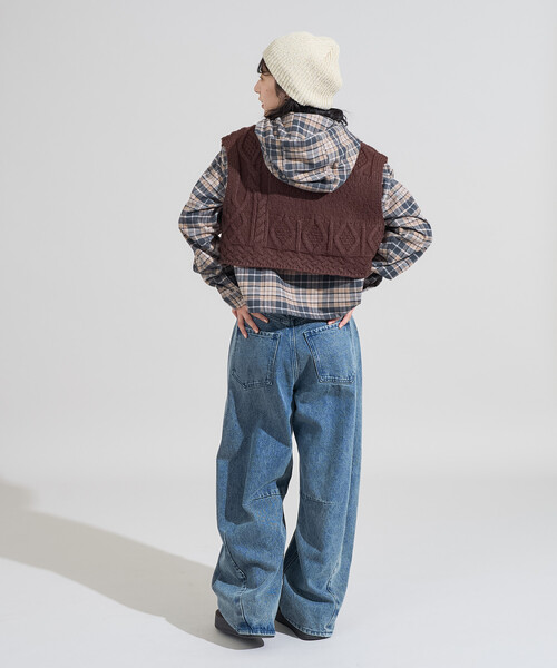 FREAK'S STORE（フリークスストア）の「リメイク風 リボン ケーブルショートベスト/ニットベスト（ベスト・レディース・ネイビー/ブラウン/オフホワイト・ﾌﾘ-）」の13枚目の写真