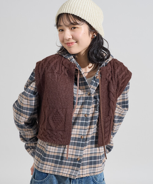 FREAK'S STORE（フリークスストア）の「リメイク風 リボン ケーブルショートベスト/ニットベスト（ベスト・レディース・ネイビー/ブラウン/オフホワイト・ﾌﾘ-）」の15枚目の写真