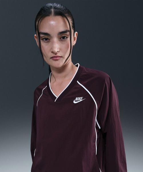 NIKE(ナイキ)の「NIKE AS W NSW WR PULLOVER / ナイキ ウィメンズ NSW WR プルオーバー 【SP】(その他トップス・レディース・ブラック/ネイビー/バーガンディー・S/M/L)」の20枚目の写真