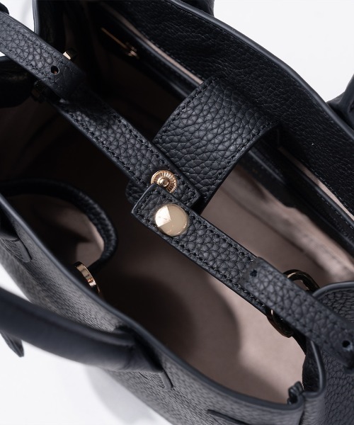 HAYNI（ヘイニ）の「Baby Lenne ベイビーレネ（ショルダーバッグ・レディース・ブラウン系/グレー系/キャメル/アイボリー/ブラック/グレー・FREE）」の17枚目の写真