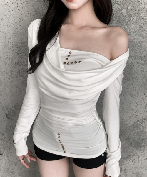 VEILA(ヴェイラ)の「ネック ドレープ ロング スリーブ カットソー(Tシャツ/カットソー・レディース・ブラック/ホワイト・フリー)」の2枚目の写真