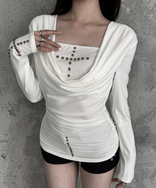 VEILA(ヴェイラ)の「ネック ドレープ ロング スリーブ カットソー(Tシャツ/カットソー・レディース・ブラック/ホワイト・フリー)」の6枚目の写真
