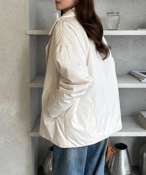 TREOVER（トレオーバー）の「綺麗めデザインに落とし込んだ中綿コート（テーラードジャケット・レディース・ブラック/アイボリー/カーキ・FREE）」の7枚目の写真