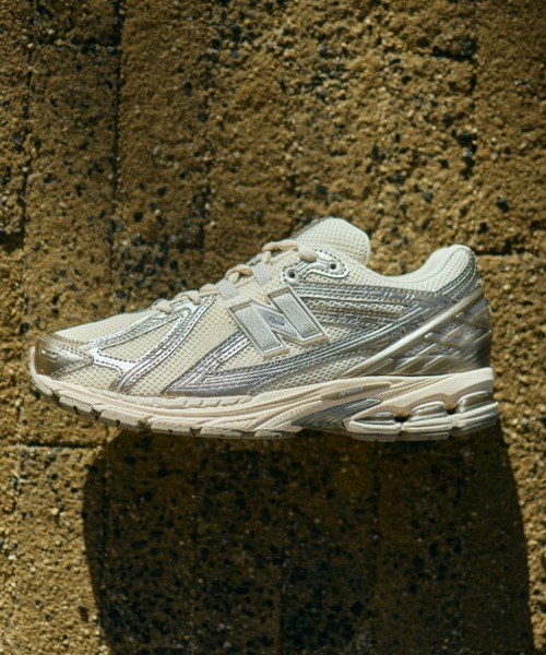 NEW BALANCE(ニューバランス)の「U1906RCN 1906R(スニーカー・メンズ・ベージュ・22.0cm/22.5cm/23.0cm/23.5cm/24.0cm/24.5cm/25.0cm/25.5cm/26.0cm/26.5cm/27.0cm/27.5cm/28.0cm/28.5cm/29.0cm/30.0cm)」の2枚目の写真