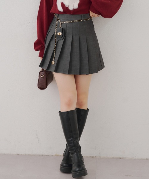 continuer de NICE CLAUP（コンティニューデナイスクラップ）の「チャーム付プリーツミニスカート（スカート・レディース・チャコールグレー/ブラック系その他/グレー系その他2/ブラック/オフホワイト/その他1/その他2・FREE）」の4枚目の写真