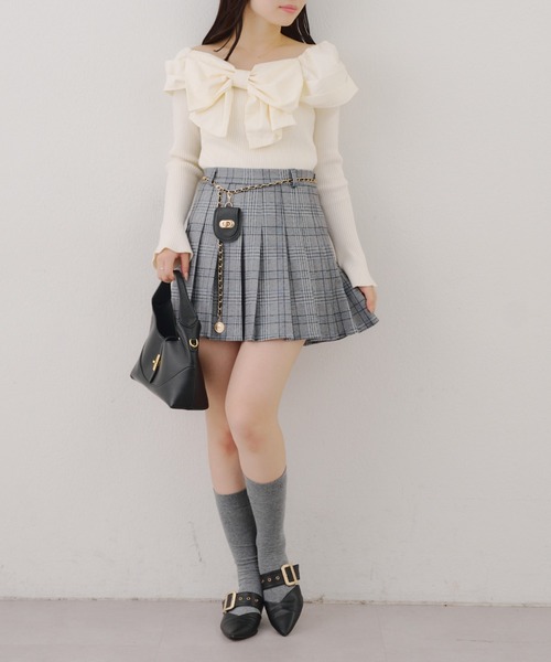 continuer de NICE CLAUP（コンティニューデナイスクラップ）の「チャーム付プリーツミニスカート（スカート・レディース・チャコールグレー/ブラック系その他/グレー系その他2/ブラック/オフホワイト/その他1/その他2・FREE）」の5枚目の写真