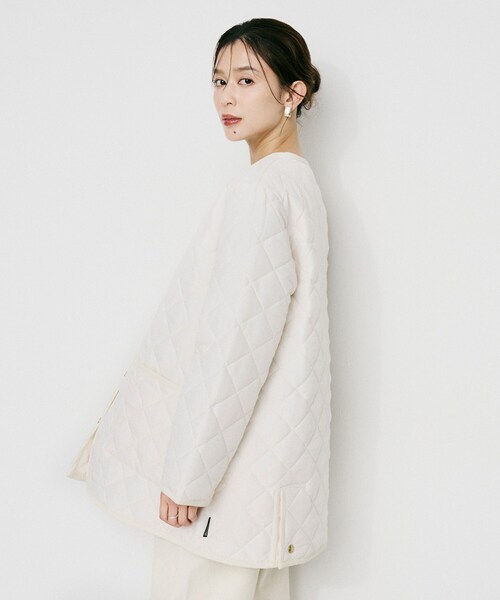 UNTITLED（アンタイトル）の「【 TRADITIONAL WEATHERWEAR 】アークリー Aライン ミドルコート（ノーカラーコート・レディース・アイボリー/ブラック・02）」の5枚目の写真