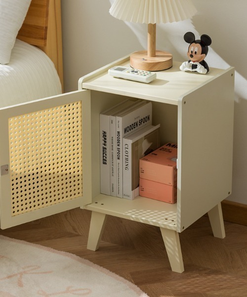 Made in I(メイドインアイ)の「ラタン調サイドキャビネット(家具・レディース・ベージュ/アイボリー・FREE)」の2枚目の写真