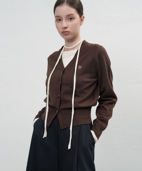 GENERAL IDEA（ジェネラルアイデア）の「【GENERAL IDEA】ロゴ入りスタンダード長袖カーディガン / GNRL ESSENTIAL CARDIGAN（カーディガン/ボレロ・レディース・グレー/ローズ/ブラック/チャコール/ピンク/ダークブラウン/ホワイト/ピンク系/ダークネイビー/イエロー系/ネイビー/カーキ・L/M/S/XS）」の5枚目の写真