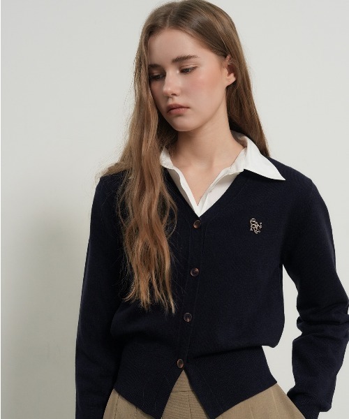 GENERAL IDEA（ジェネラルアイデア）の「【GENERAL IDEA】ロゴ入りスタンダード長袖カーディガン / GNRL ESSENTIAL CARDIGAN（カーディガン/ボレロ・レディース・グレー/ローズ/ブラック/チャコール/ピンク/ダークブラウン/ホワイト/ピンク系/ダークネイビー/イエロー系/ネイビー/カーキ・L/M/S/XS）」の8枚目の写真