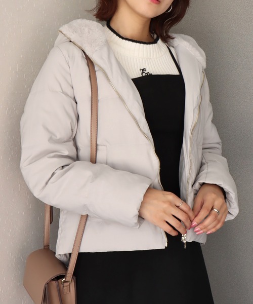 libelle more（リベル モア）の「フードフェイクファーダウンジャケット（ダウンジャケット/コート・レディース・モカ/ネイビー/アイボリー/ブラック/グレー・M/L）」の4枚目の写真