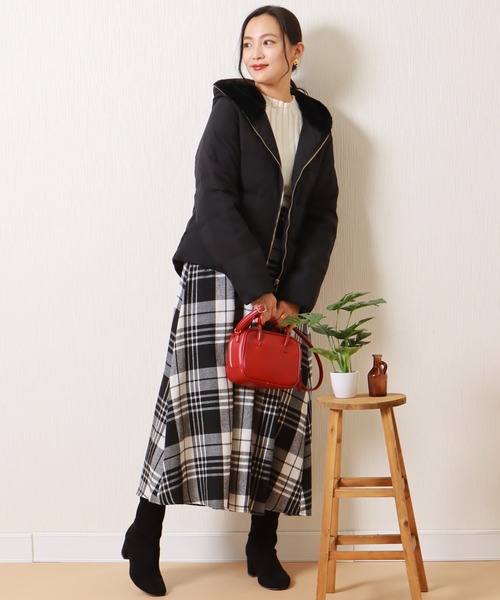 libelle more（リベル モア）の「フードフェイクファーダウンジャケット（ダウンジャケット/コート・レディース・モカ/ネイビー/アイボリー/ブラック/グレー・M/L）」の21枚目の写真