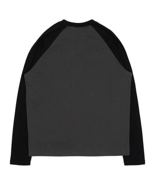 THECOLDESTMOMENT(ザコールデストモーメント)の「TCM mini logo raglan long sleeve (charcoal/black)(Tシャツ/カットソー・レディース・その他・MEDIUM/LARGE)」の2枚目の写真