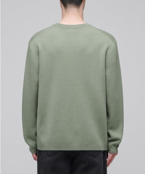 MUSINSA STANDARD（ムシンサスタンダード）の「ミニマルクルーネックニット [ペイルセージ]（ニット/セーター・メンズ・その他・SMALL/X-LARGE/XX-LARGE/LARGE）」の3枚目の写真
