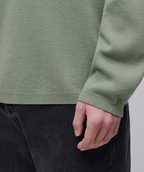 MUSINSA STANDARD（ムシンサスタンダード）の「ミニマルクルーネックニット [ペイルセージ]（ニット/セーター・メンズ・その他・SMALL/X-LARGE/XX-LARGE/LARGE）」の7枚目の写真