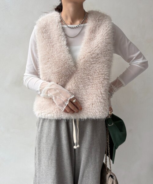 DouDou(ドゥドゥ)の「レースチュール切替シアーTEE(Tシャツ/カットソー・レディース・オフホワイト/ブラック/ブラウン・FREE)」の2枚目の写真