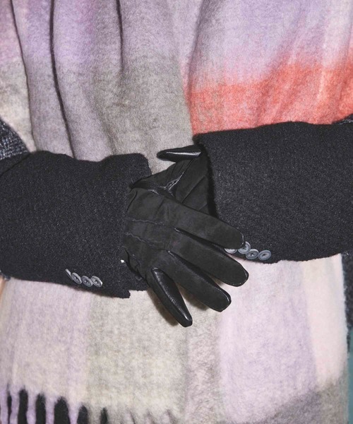 MAISON SPECIAL(メゾンスペシャル)の「《UNISEX》Pig Suede x Goat Leather Gloves/ピッグスエード×ゴートレザーグローブ【MAISON SPECIAL/メゾンスペシャル】(手袋・メンズ・ブラック/ブラウン・FREE)」の5枚目の写真