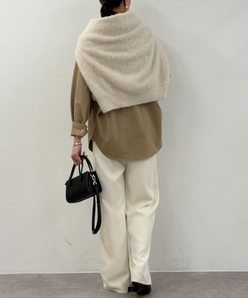 LOUNGEDRESS（ラウンジドレス）の「TR BIGシャツ（シャツ/ブラウス・レディース・ベージュ/ネイビー/オフホワイト・FREE）」の16枚目の写真