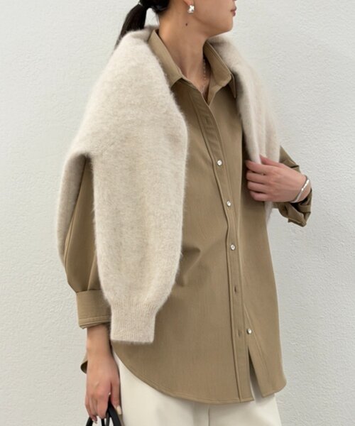 LOUNGEDRESS（ラウンジドレス）の「TR BIGシャツ（シャツ/ブラウス・レディース・ベージュ/ネイビー/オフホワイト・FREE）」の22枚目の写真