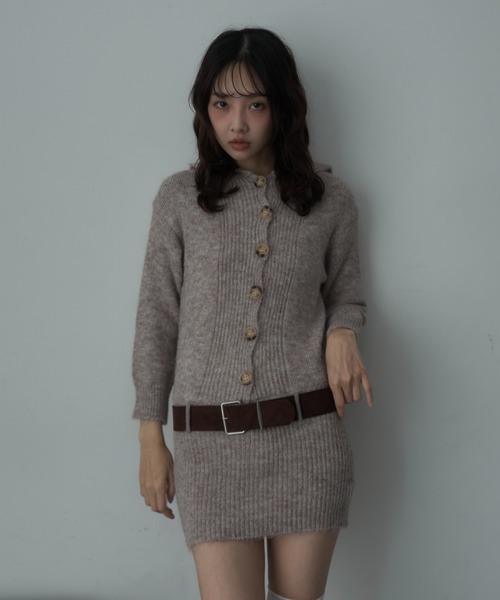 Nadana(ナダナ)の「ルーズベルトニットミニワンピース(ワンピース・レディース・グレー/ベージュ・FREE)」の4枚目の写真