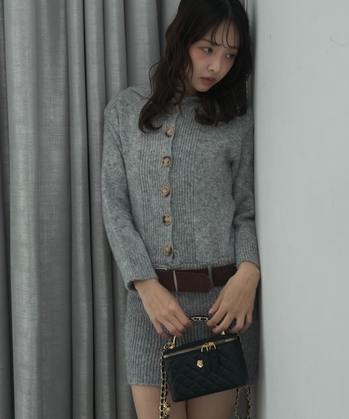 Nadana(ナダナ)の「ルーズベルトニットミニワンピース(ワンピース・レディース・グレー/ベージュ・FREE)」の18枚目の写真