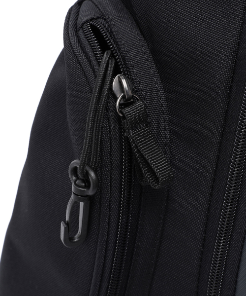 NICE GHOST CLUB(ナイスゴーストクラブ)の「NGC SPORTY SLING BAG_BLACK(NG2EFUAB43A)(メッセンジャーバッグ・レディース・ブラック・F)」の7枚目の写真