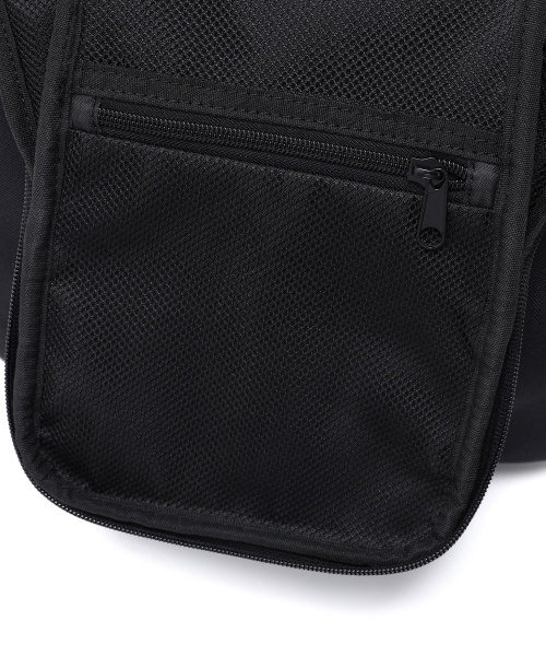 NICE GHOST CLUB(ナイスゴーストクラブ)の「NGC SPORTY SLING BAG_BLACK(NG2EFUAB43A)(メッセンジャーバッグ・レディース・ブラック・F)」の13枚目の写真