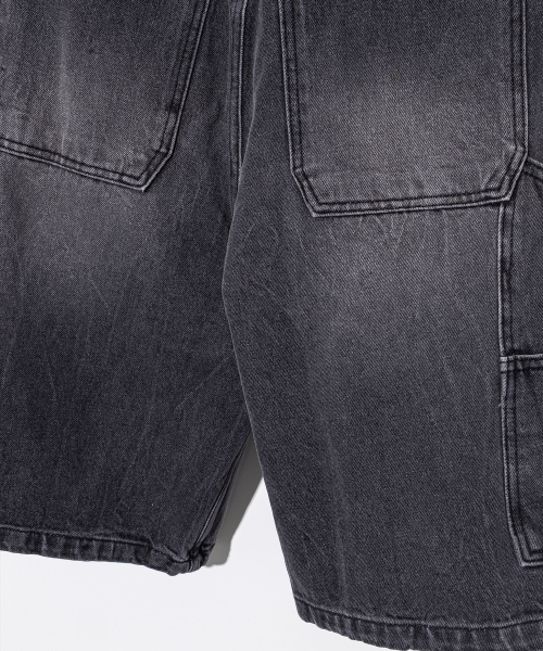 MASSNOUN(マスノウン)の「バミューダプリーツカーペンターデニムショートパンツ MSFSP001-BK(その他パンツ・レディース・その他・MEDIUM/LARGE/X-LARGE)」の9枚目の写真