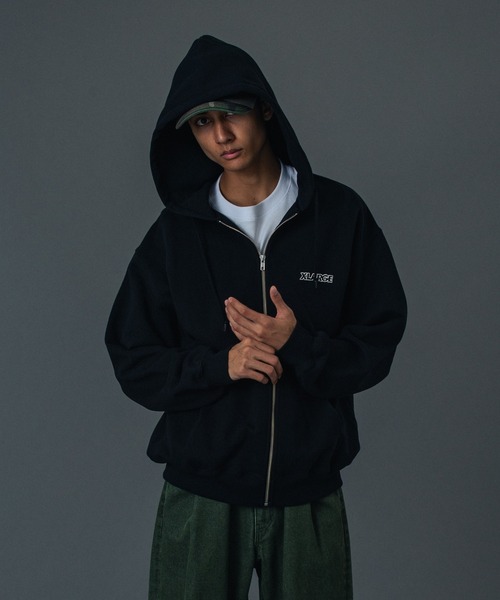 xlarge メンズ パーカー　ジャケット XLARGE（エクストララージ）の「OG BOX ZIP UP HOODED SWEATSHIRT