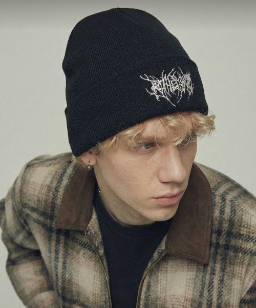 IZU】 メタルロゴ刺繍ストリートビーニー（ニットキャップ/ビーニー