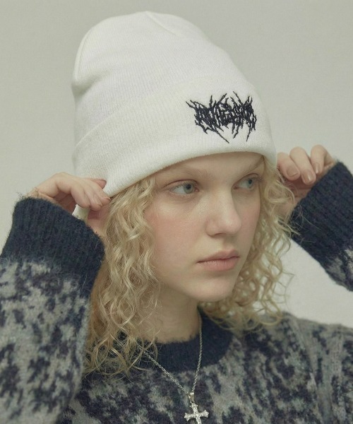 セール】【IZU】 メタルロゴ刺繍ストリートビーニー（ニットキャップ